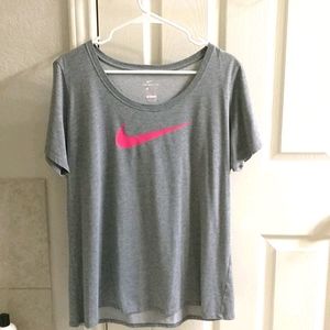 Nike dri fit tee nwot